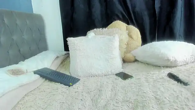 Snapshot of nikkita_ubba chatting on February 2025 10:48:02 PM nikkita ubba online show from February 2025 10:48:02 PM