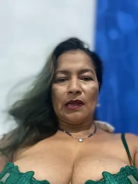 Snapshot of Jlo_69 chatting on April 2026 03:37:02 AM Jlo 69 online show from April 2026 03:37:02 AM