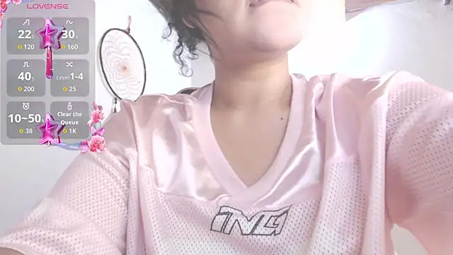 Amara18  online show from November 2025 02:17:01 PM