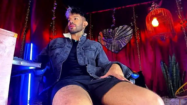 LatinMilk  online show from February 2026 12:42:02 AM