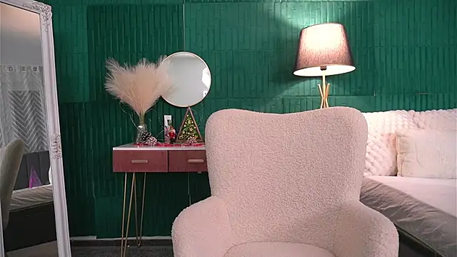 HaileyMoonn online show from December 2025 03:35:02 AM