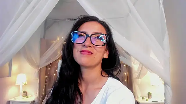 Snapshot of kira_moon__ chatting on March 2025 11:25:01 PM kira moon online show from March 2025 11:25:01 PM