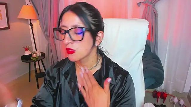 Snapshot of kira_moon__ chatting on January 2026 08:01:02 PM kira moon online show from January 2026 08:01:02 PM