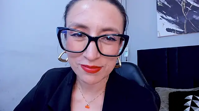 Snapshot of kira_moon__ chatting on February 2026 09:33:01 PM kira moon online show from February 2026 09:33:01 PM