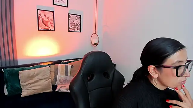 Snapshot of kira_moon__ chatting on February 2026 08:40:01 PM kira moon online show from February 2026 08:40:01 PM