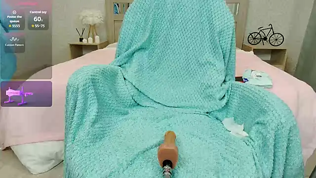 oliviiaa online show from September 2025 12:12:02 AM