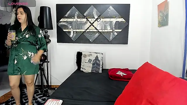 SARAMISHA online show from December 2025 02:02:02 PM