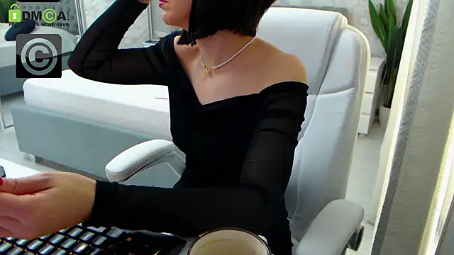 Ellysse  online show from December 2024 08:45:02 AM