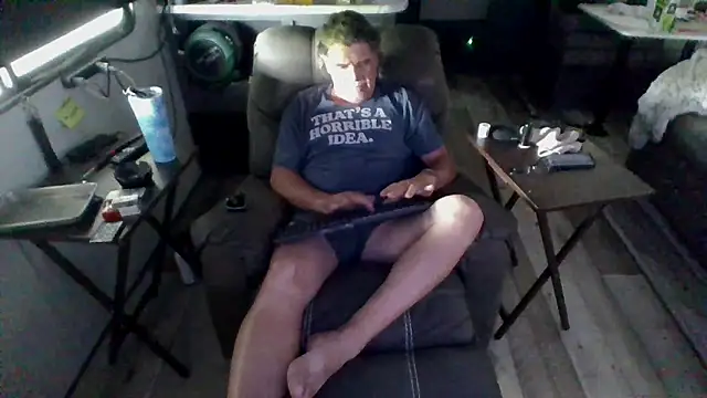 lateniter online show from April 2026 10:12:02 PM