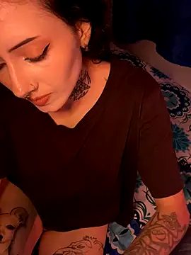 LiliJones  online show from November 2025 01:32:02 PM