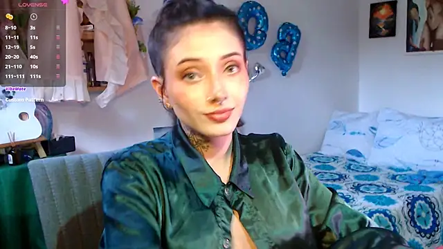 Snapshot of LiliJones_ chatting on May 2026 10:26:02 PM LiliJones online show from May 2026 10:26:02 PM