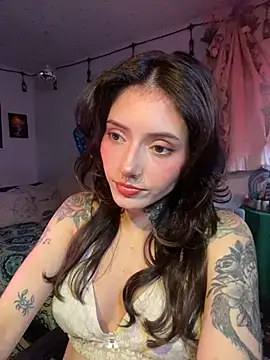 Snapshot of LiliJones_ chatting on May 2026 09:54:01 PM LiliJones online show from May 2026 09:54:01 PM