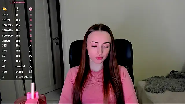 Snapshot of Kimmberr chatting on October 2025 07:01:01 AM Kimmberr online show from October 2025 07:01:01 AM