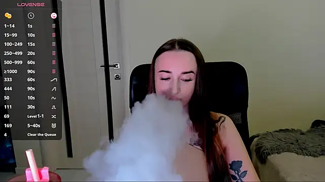 Snapshot of Kimmberr chatting on December 2025 02:06:02 AM Kimmberr online show from December 2025 02:06:02 AM