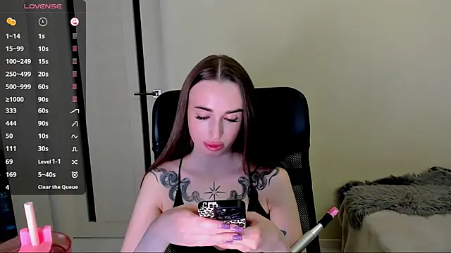 Snapshot of Kimmberr chatting on January 2026 02:27:02 AM Kimmberr online show from January 2026 02:27:02 AM