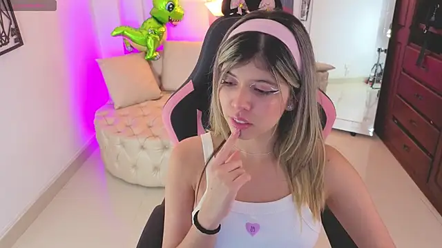 NATAASHA    online show from March 2026 03:43:01 AM