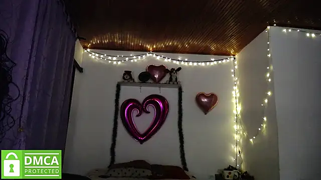 Snapshot of Mr_MrsCurie chatting on December 2024 11:37:02 PM Mr MrsCurie online show from December 2024 11:37:02 PM