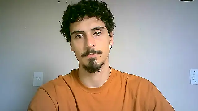 Snapshot of milkoffe chatting on December 2024 01:22:02 PM milkoffe online show from December 2024 01:22:02 PM