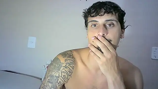 Snapshot of milkoffe chatting on January 2025 10:55:01 PM milkoffe online show from January 2025 10:55:01 PM