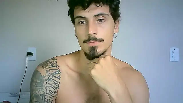 Snapshot of milkoffe chatting on January 2025 12:50:01 PM milkoffe online show from January 2025 12:50:01 PM