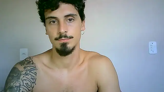 Snapshot of milkoffe chatting on January 2025 01:56:02 PM milkoffe online show from January 2025 01:56:02 PM