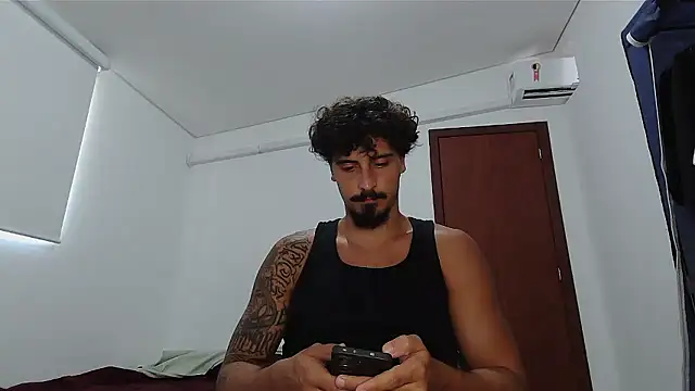 Snapshot of milkoffe chatting on February 2026 02:02:02 PM milkoffe online show from February 2026 02:02:02 PM