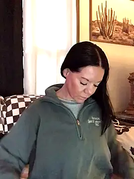 SidneyRaee online show from December 2025 06:03:02 PM