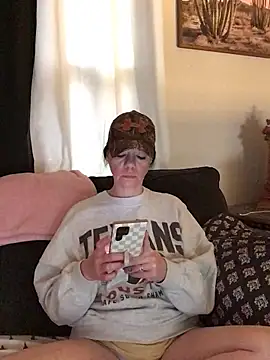 SidneyRaee online show from February 2026 05:00:02 PM