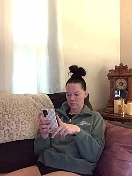 SidneyRaee online show from April 2026 03:27:02 PM