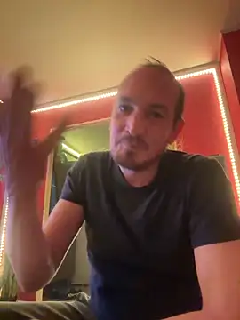 Snapshot of Denislamalice34 chatting on February 2026 09:52:02 PM Denislamalice34 online show from February 2026 09:52:02 PM