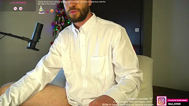 Snapshot of just_maxii chatting on December 2024 09:11:01 PM just maxii online show from December 2024 09:11:01 PM