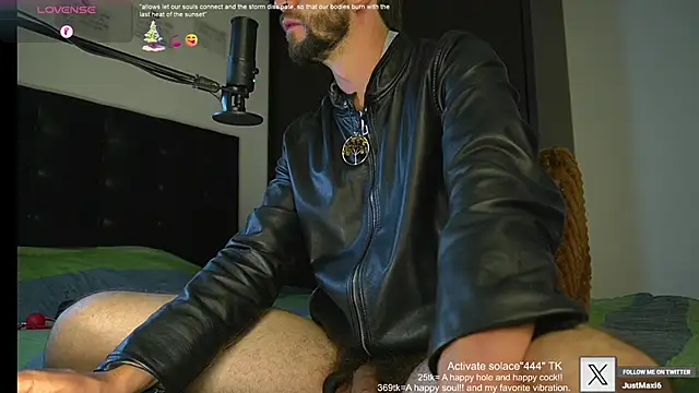 Snapshot of just_maxii chatting on February 2025 12:57:01 AM just maxii online show from February 2025 12:57:01 AM