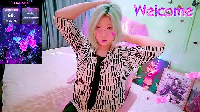 Akemilun online show from March 2026 06:04:01 PM