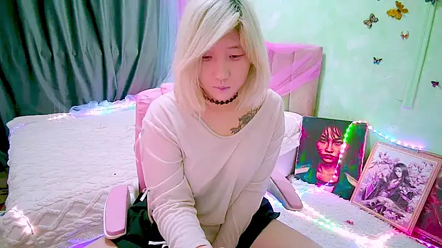 Akemilun online show from April 2026 06:02:01 PM