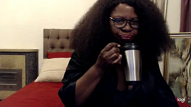 OmegaLipps online show from December 2025 02:28:02 AM