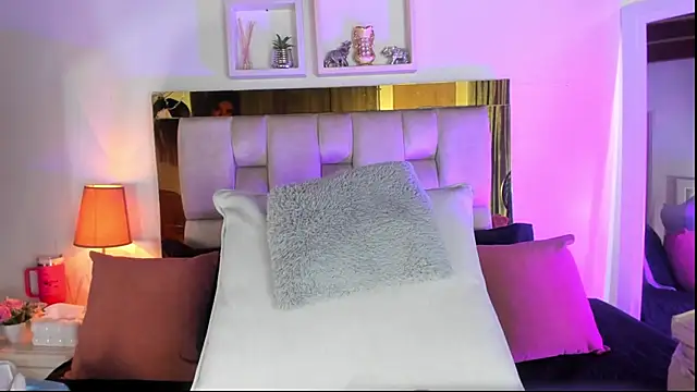 emmy r online show from November 2025 01:00:02 PM