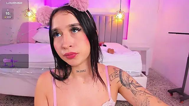 EriKlein online show from February 2025 01:40:02 AM