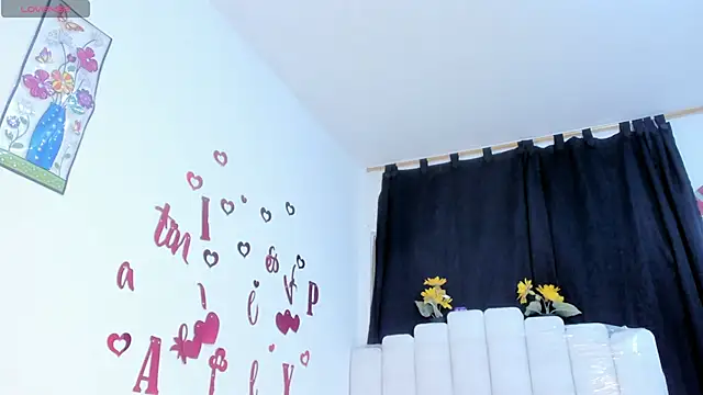 RoxannaBlanche online show from April 2026 11:12:01 AM