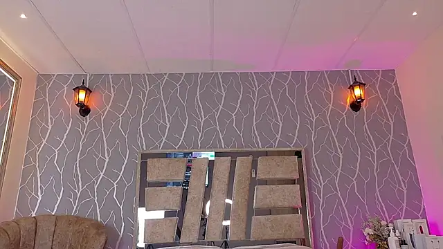 madison fox1 online show from October 2025 01:31:02 PM