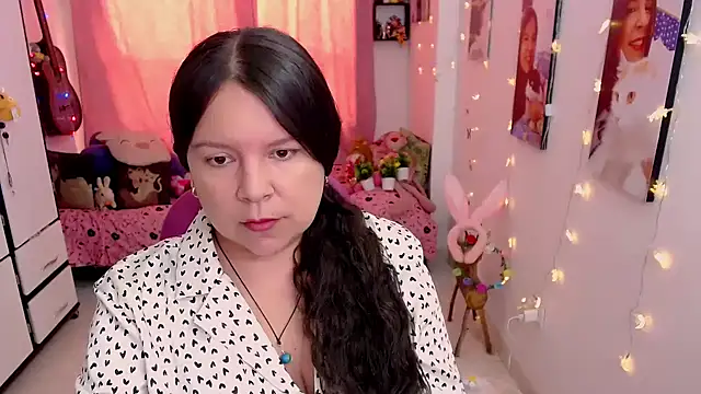 claryssa  online show from April 2026 06:05:02 PM