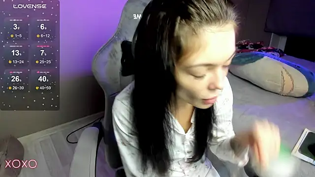 Mariella Adamss online show from November 2025 01:58:02 PM