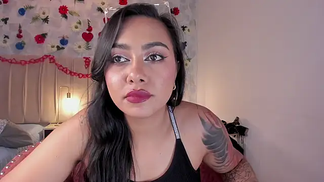 samara smithh online show from February 2025 04:58:02 PM