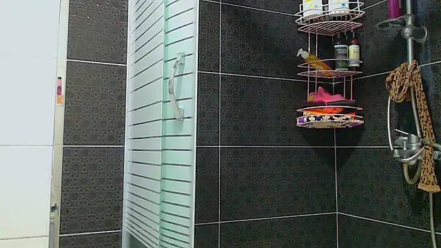 Snapshot of Turkish_Latina chatting on December 2024 11:04:01 PM Turkish Latina online show from December 2024 11:04:01 PM