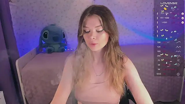 Snapshot of VeronaAura chatting on February 2025 05:05:02 PM VeronaAura online show from February 2025 05:05:02 PM