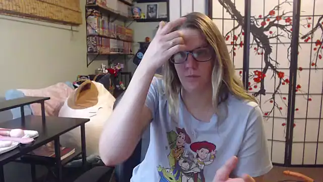 Sarahtineke online show from March 2026 03:38:02 PM