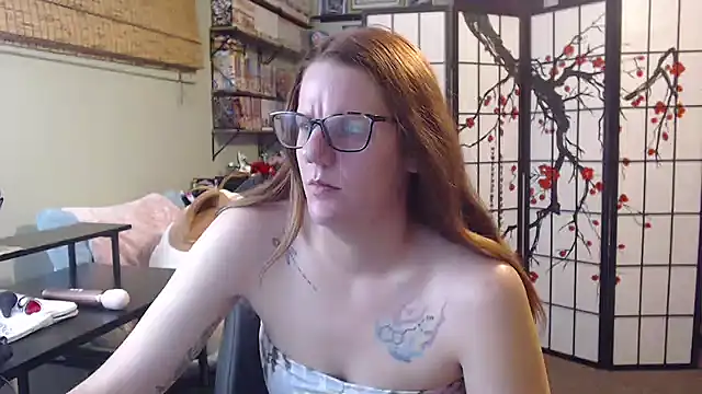 Snapshot of Sarahtineke chatting on July 2026 12:52:02 AM Sarahtineke online show from July 2026 12:52:02 AM