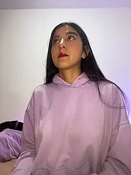 Snapshot of BubbleGumm_ chatting on February 2025 01:51:01 AM BubbleGumm online show from February 2025 01:51:01 AM