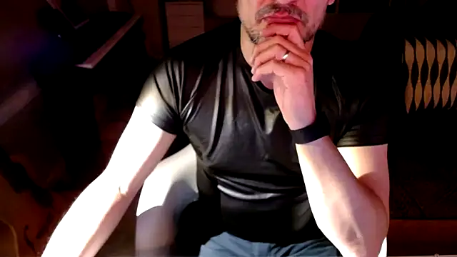 Snapshot of TheBongoBong chatting on March 2025 06:17:02 AM TheBongoBong online show from March 2025 06:17:02 AM