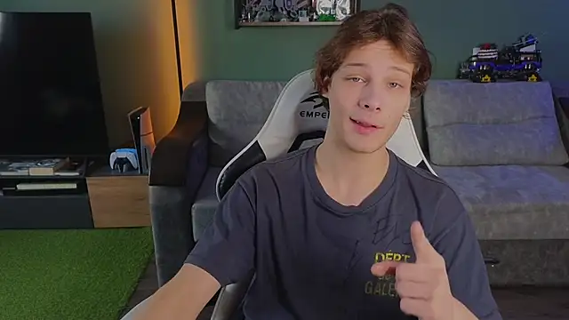 TeddyLiLboy online show from October 2025 11:29:01 AM