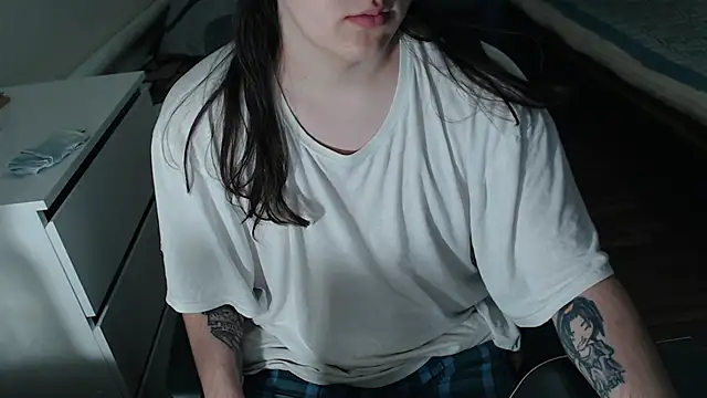 EvaMiron online show from November 2025 11:25:02 PM